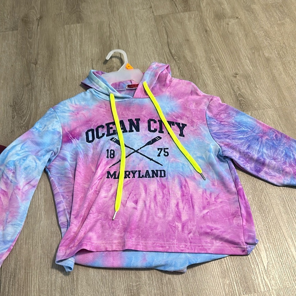 Cropped tie dye hoodie